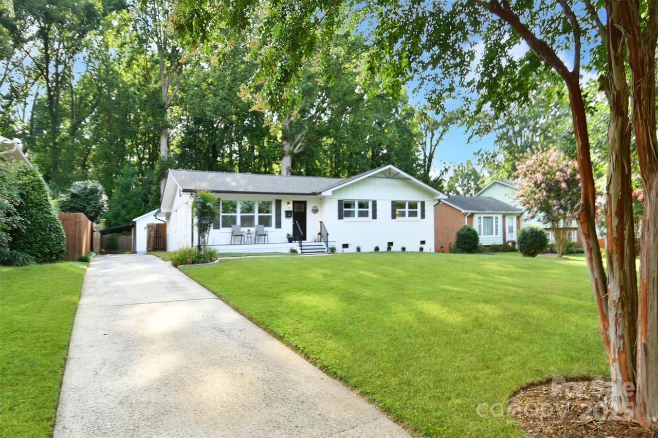 4014 Larkspur Ln., Charlotte, NC 28205