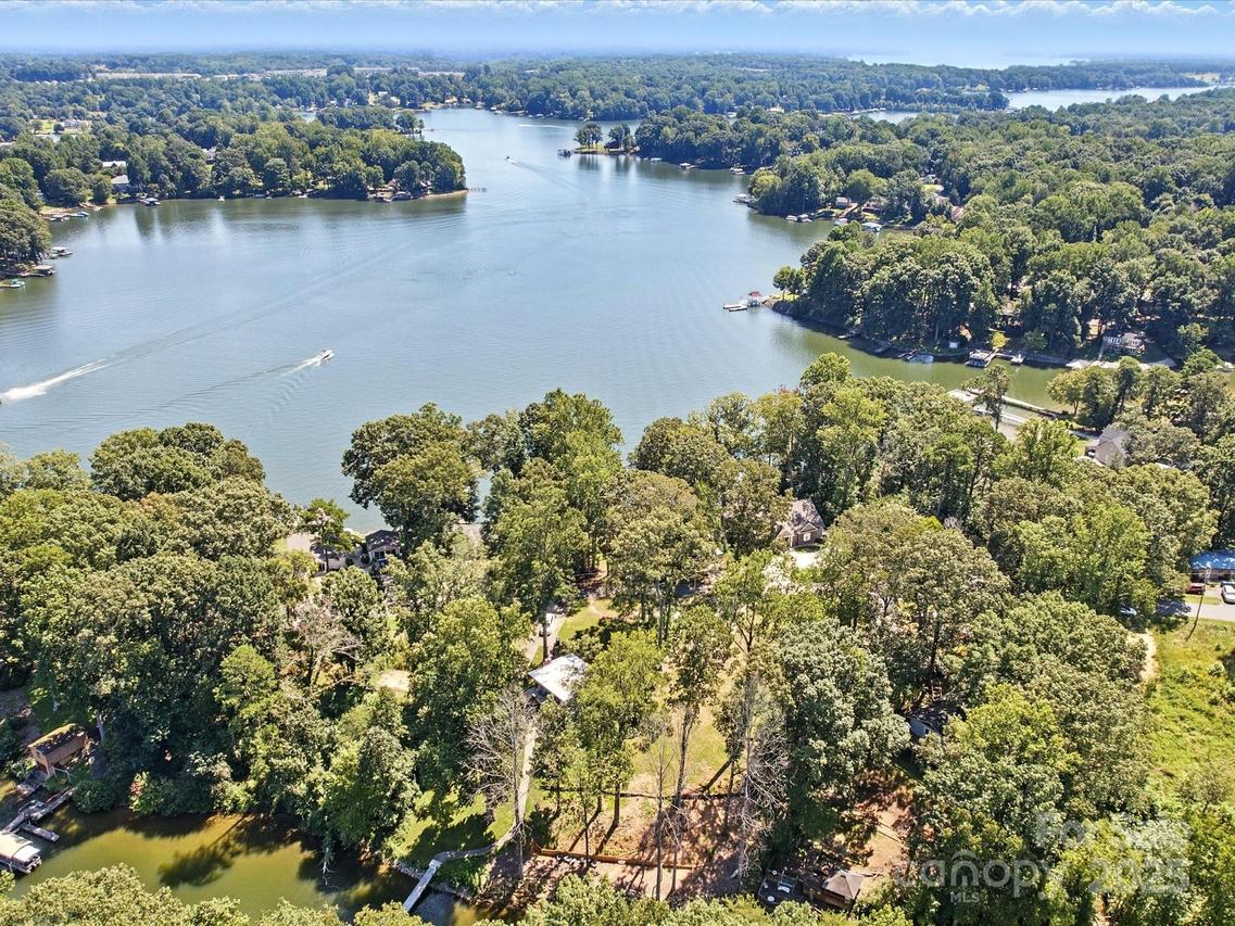 3748 Landmark Dr., Sherrills Ford, NC 28673