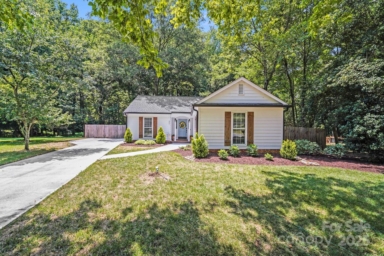 2301 Oldenburg Dr., Charlotte, NC 29210