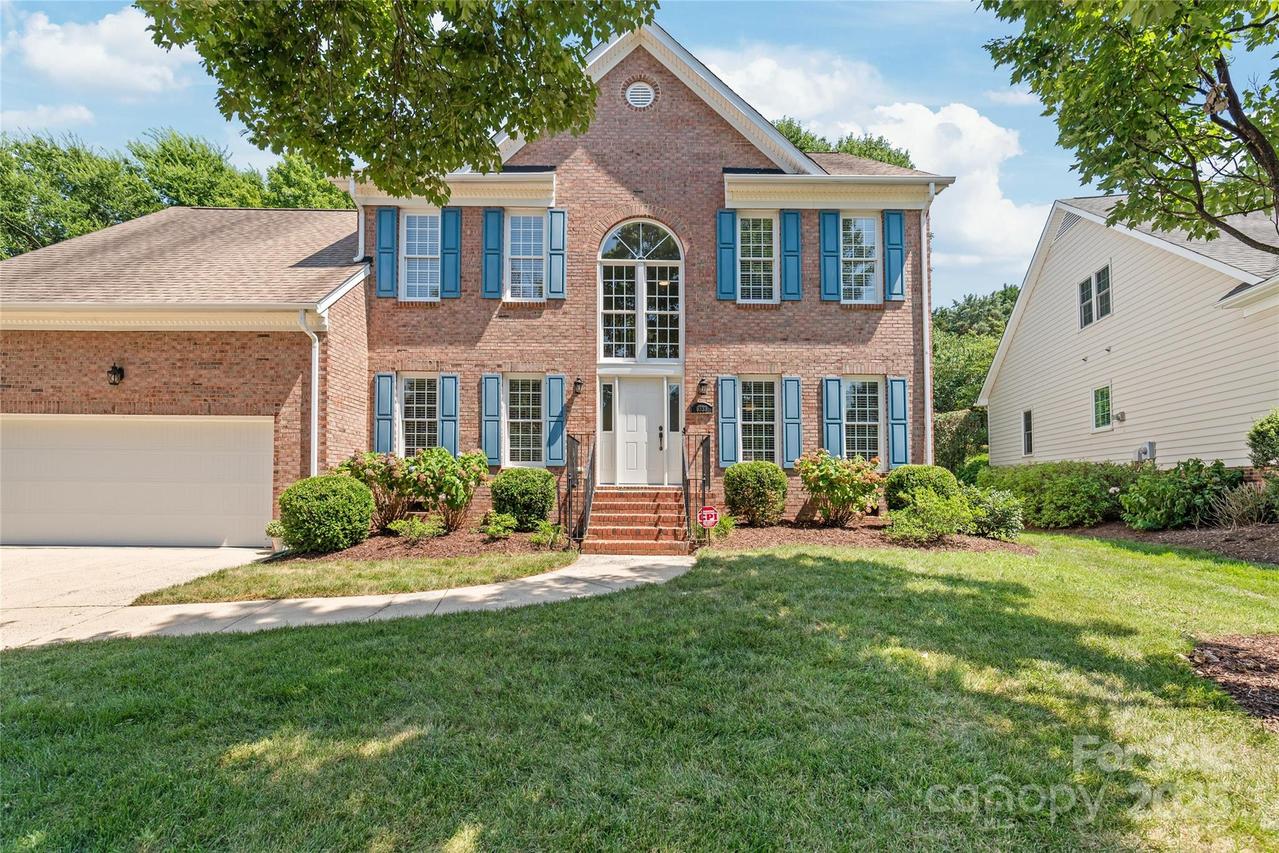 6533 Red Maple Dr., Charlotte, NC 28277