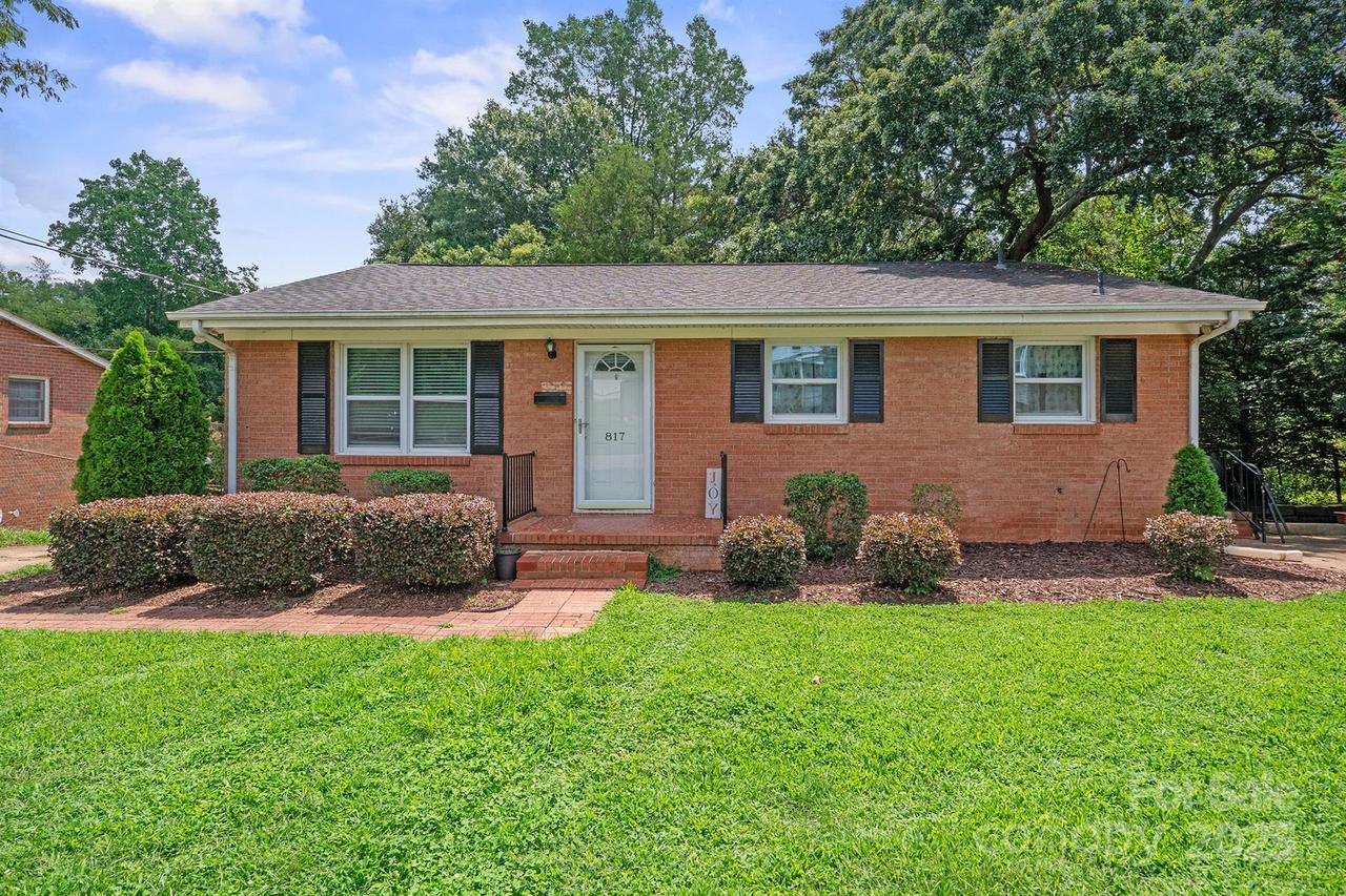 817 Gaston Ave Extension, Belmont, NC 28012