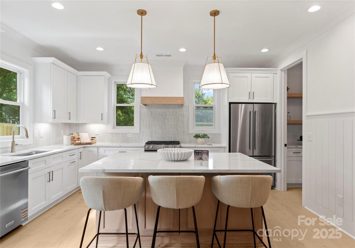 300 Gene Ave., Charlotte, NC 28205