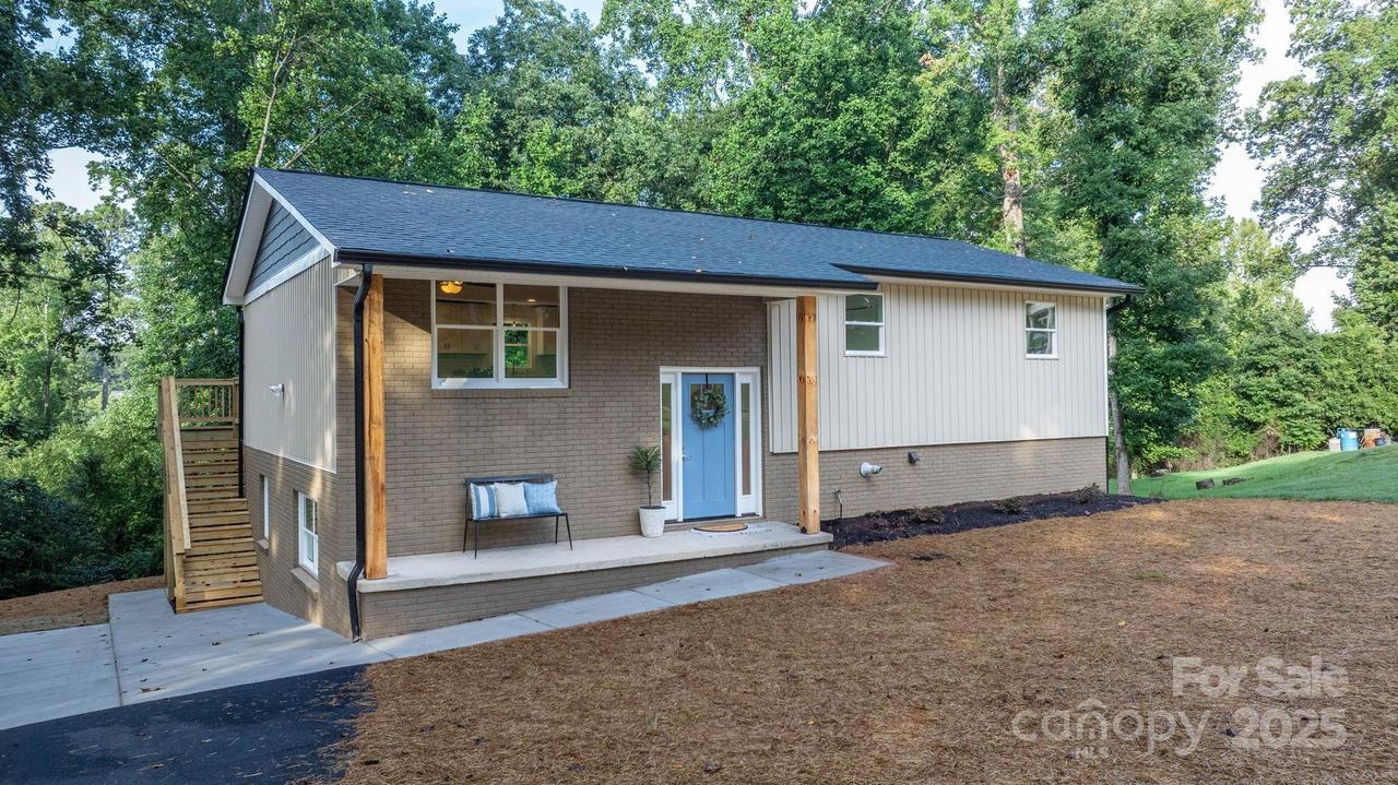 5626 Mountainside Ct., Hickory, NC 28601