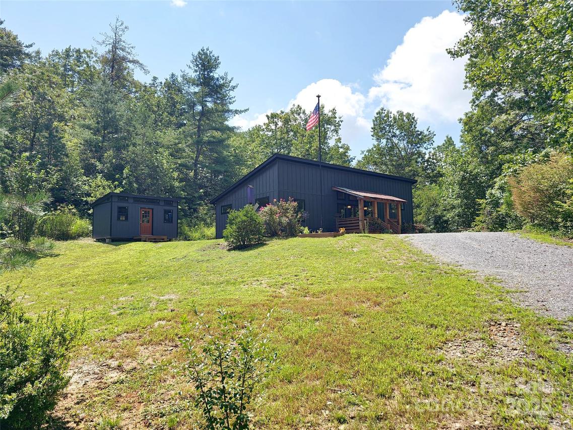 12 Bird Creek Estates Rd., Black Mountain, NC 28711