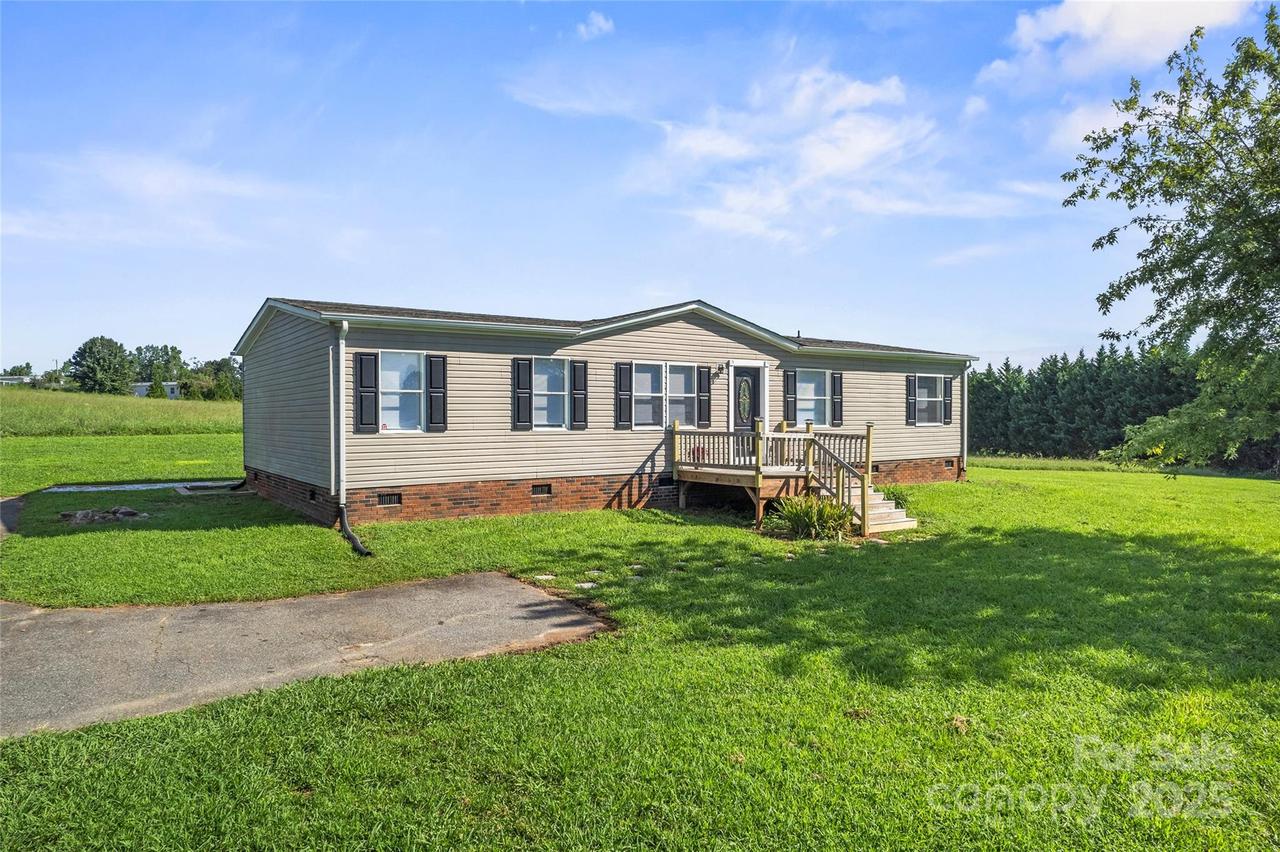 6760 Hildebran View St., Connelly Springs, NC 28612