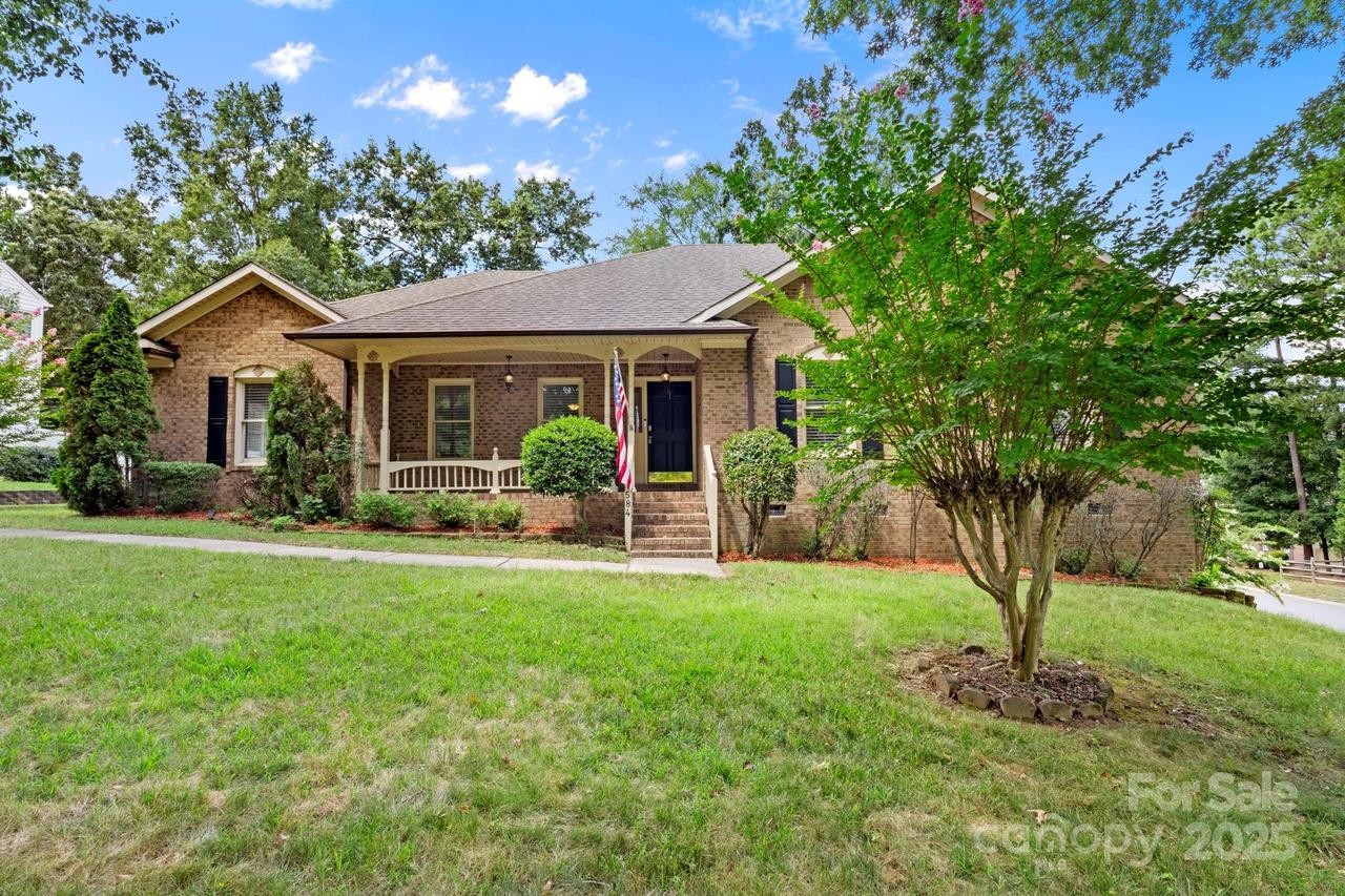 7584 Long Valley Dr., Harrisburg, NC 28075
