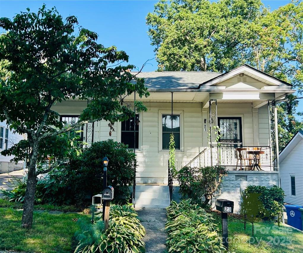 23 & 25 Oteen Park Pl., Asheville, NC 28805