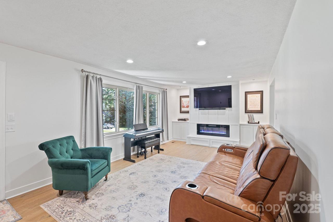 5703 Valley Field Rd., Hickory, NC 28602