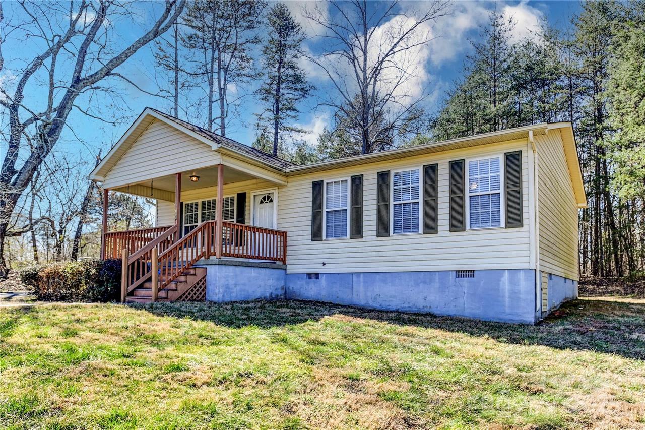 113 Clara Dr., Statesville, NC 28677