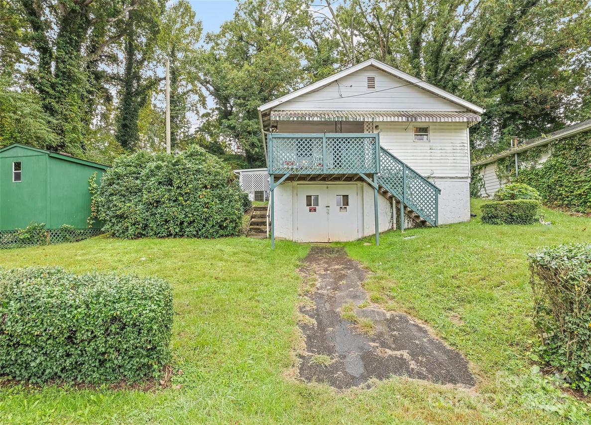 11 Edwards St., Asheville, NC 28806