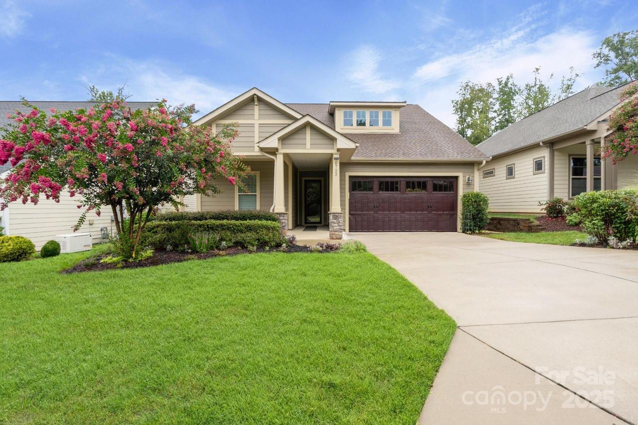 6723 Shoal Creek Dr., Denver, NC 28037