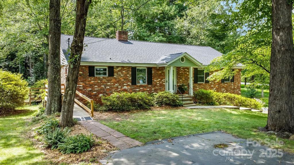 3 Stockwood Rd., Asheville, NC 28803
