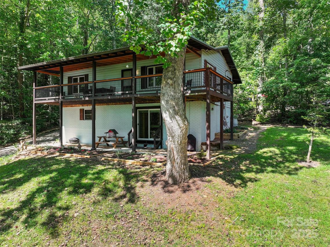 290 Turkey Pen Rd., Franklin, NC 28734