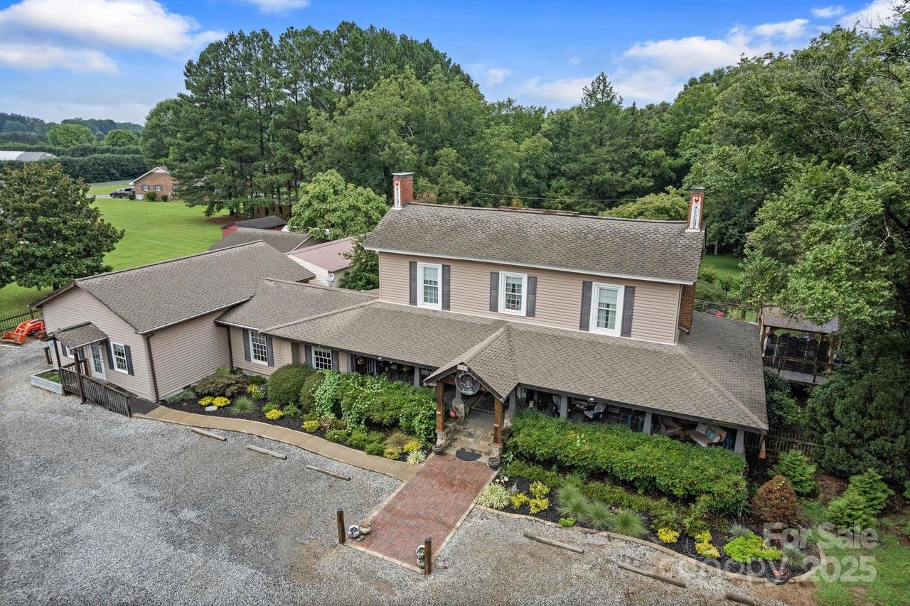 1307 Oakridge Farm Hwy., Mooresville, NC 28115