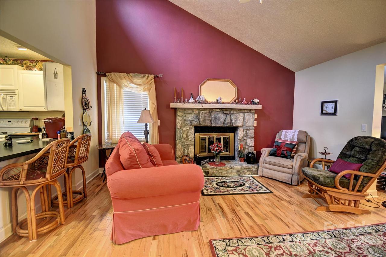 97 Crestwood Dr., Maggie Valley, NC 28751