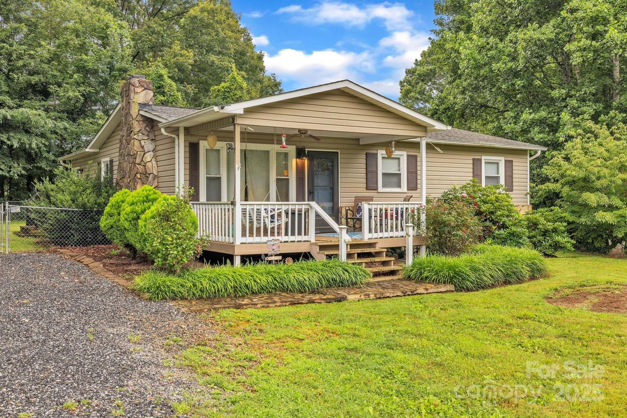 2729 Horseford Rd., Lenoir, NC 28645