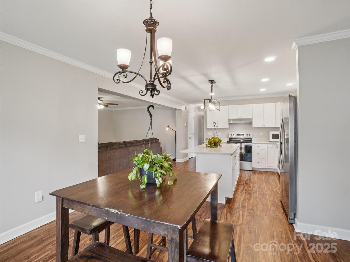 32 Lewis St., Canton, NC 28716