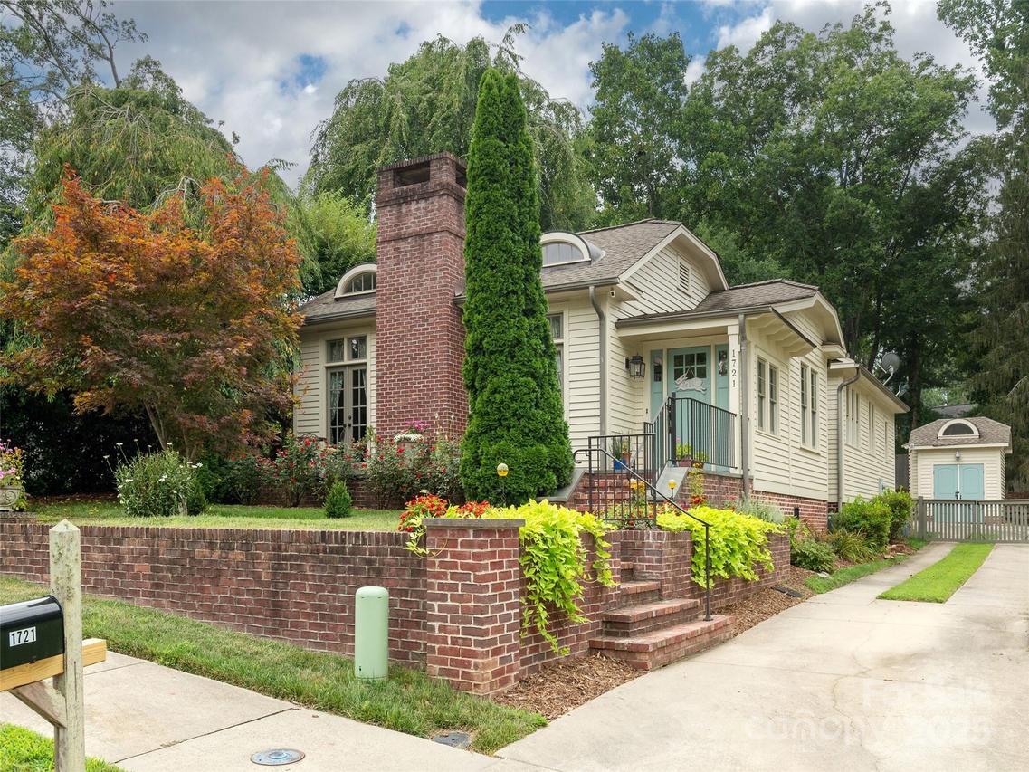 1721 Clairmont Dr., Hendersonville, NC 28791