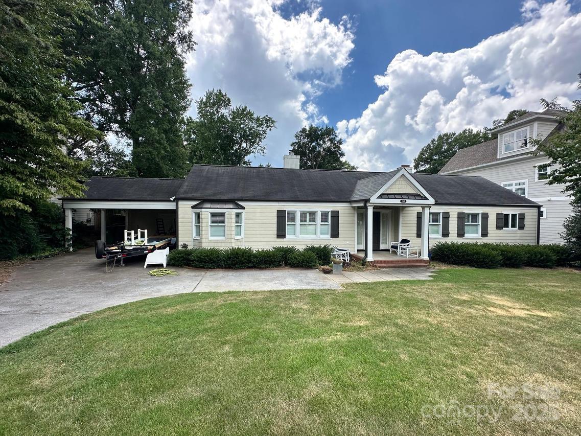 363 Tranquil Ave., Charlotte, NC 28209