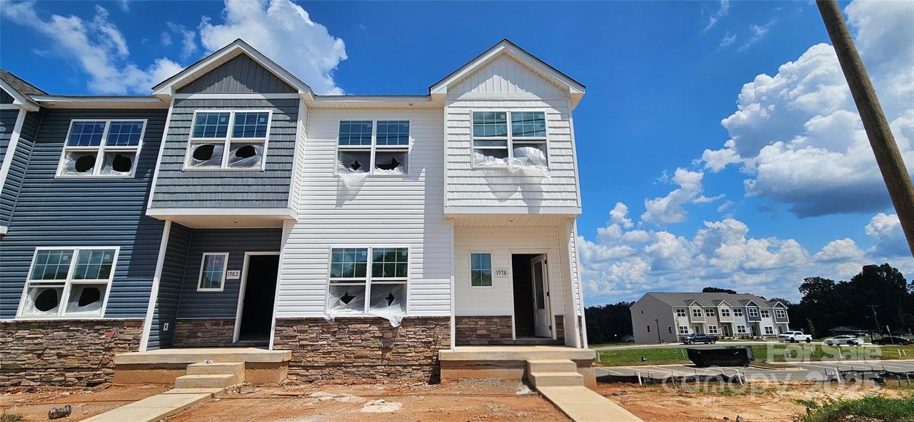 1978 W Davidson Ave., Gastonia, NC 28052