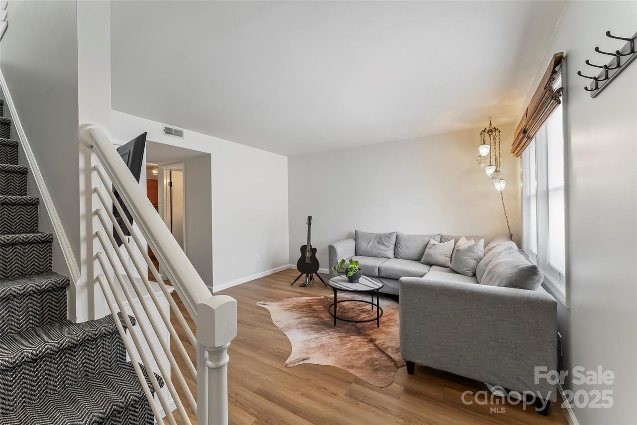 228 14th Ave. #Apt B, Hickory, NC 28602