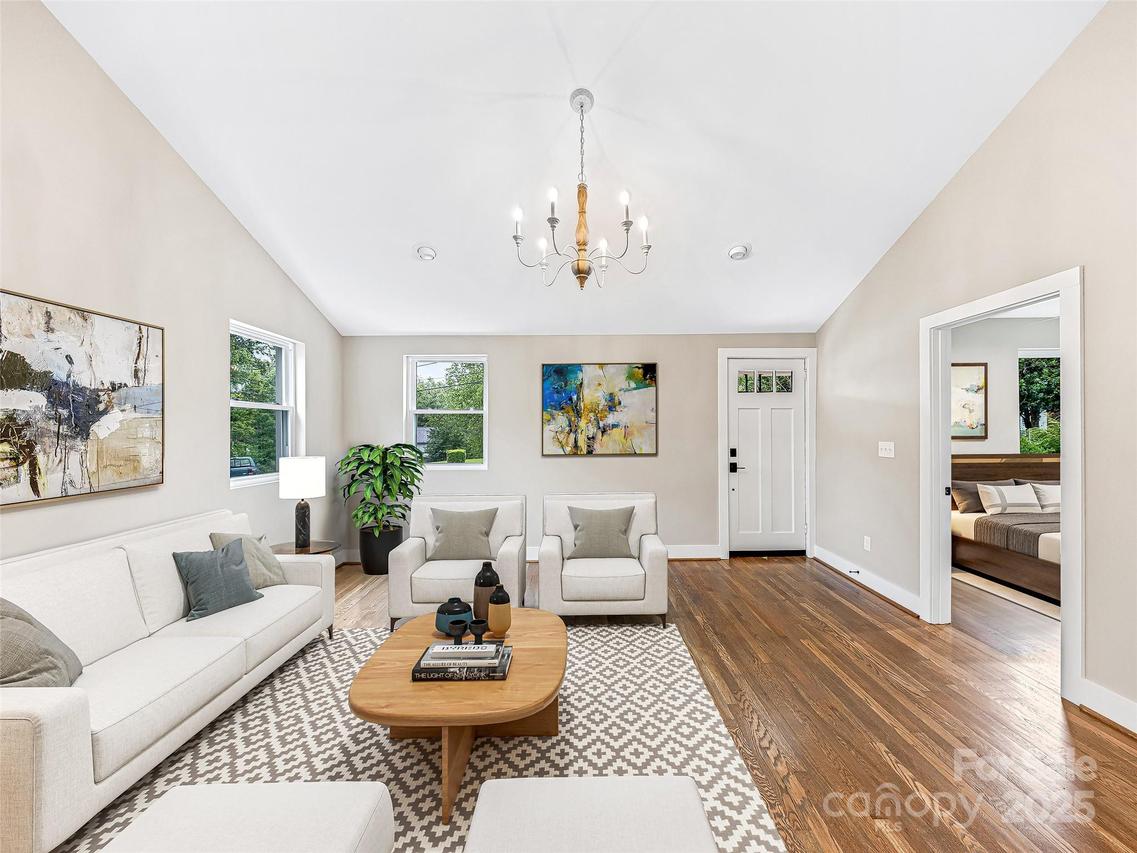 162 Courtland Pl., Asheville, NC 28801