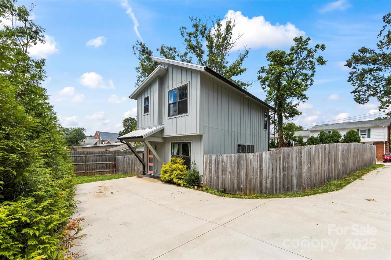 24 Blake Ct., Arden, NC 28704