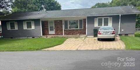 39 Fourth St., Waynesville, NC 28786