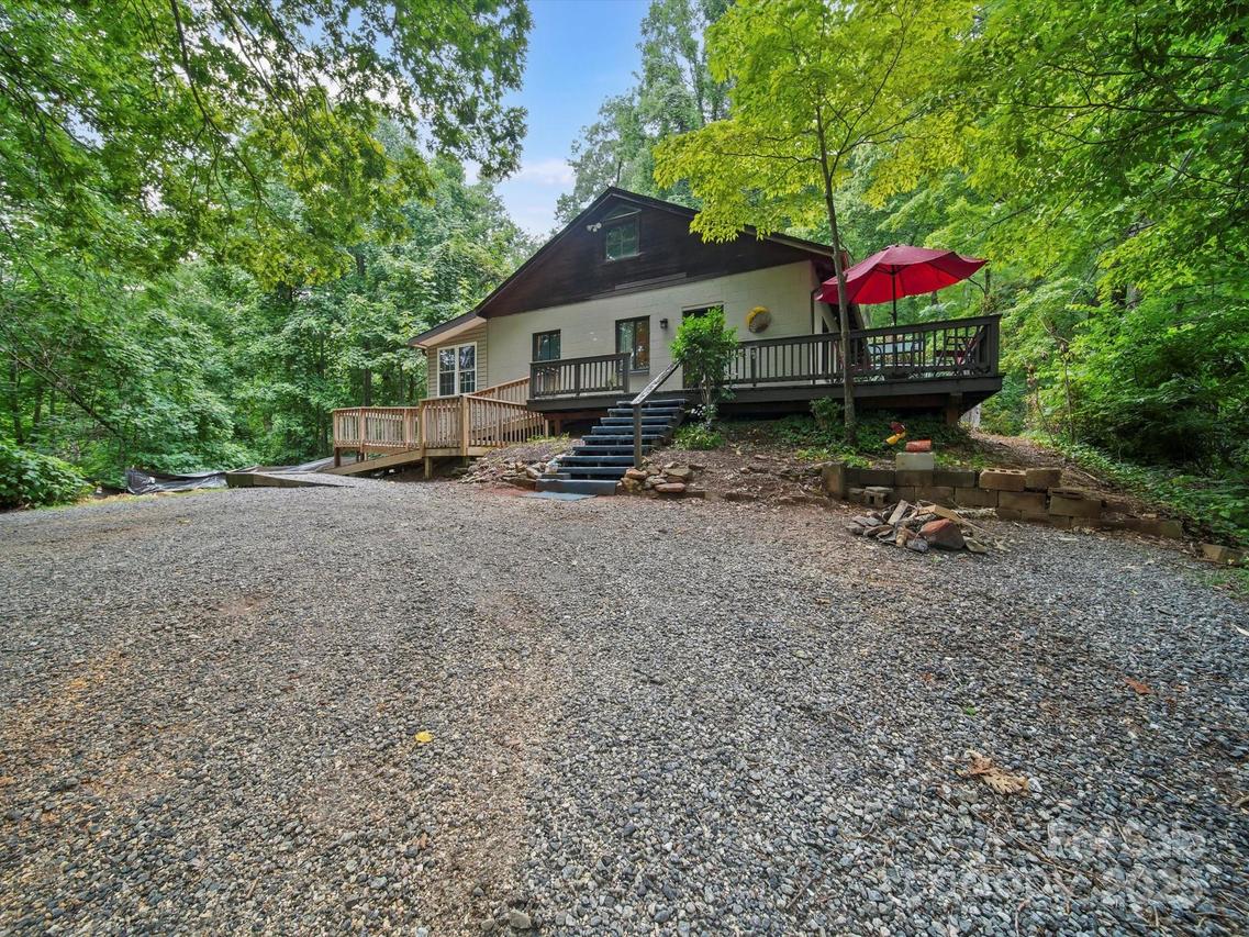 629 Vineyard Rd., Tryon, NC 28782