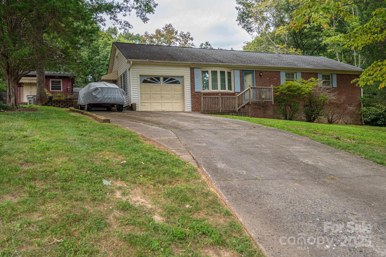 4007 Brookstone Ct., Gastonia, NC 28052
