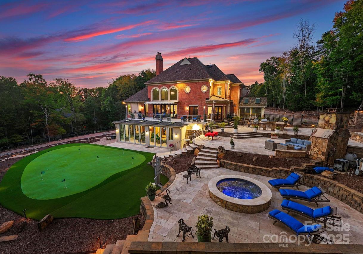 2723 Providence Pine Ln., Charlotte, NC 28270