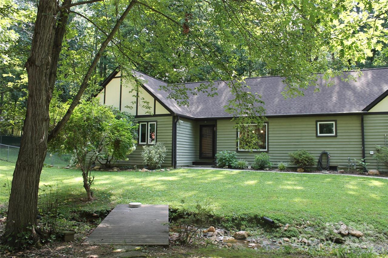 23 Ballantree Dr., Asheville, NC 28803