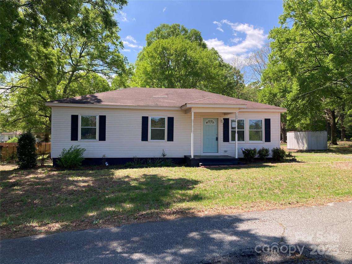 109 Barrett St., Cherryville, NC 28021