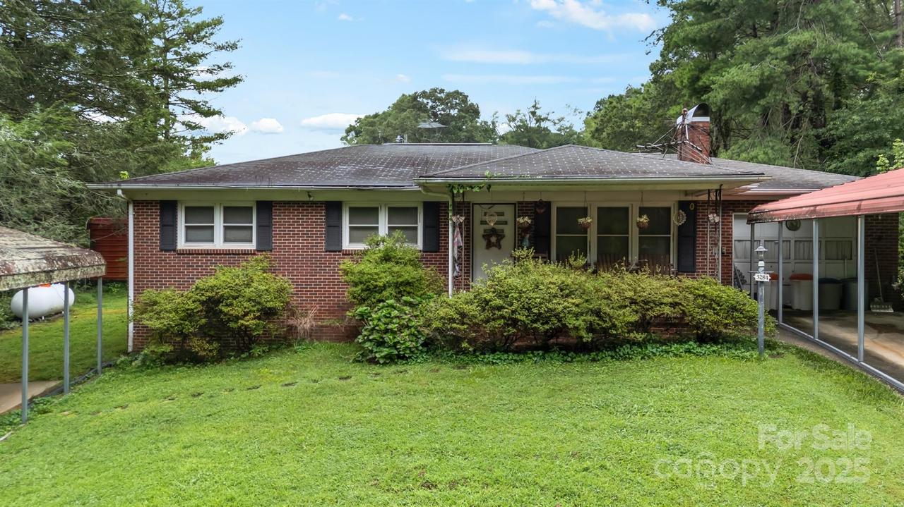 3284 Dry Ponds Rd., Granite Falls, NC 28630
