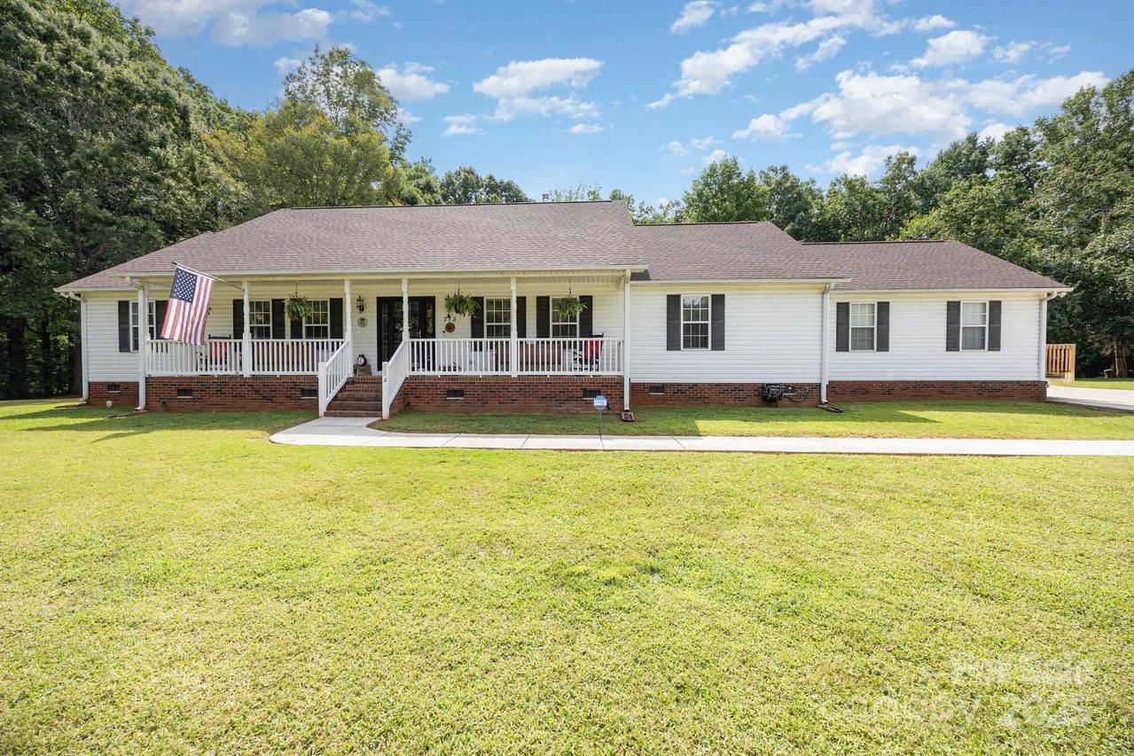 715 Candlewick Dr., Salisbury, NC 28147
