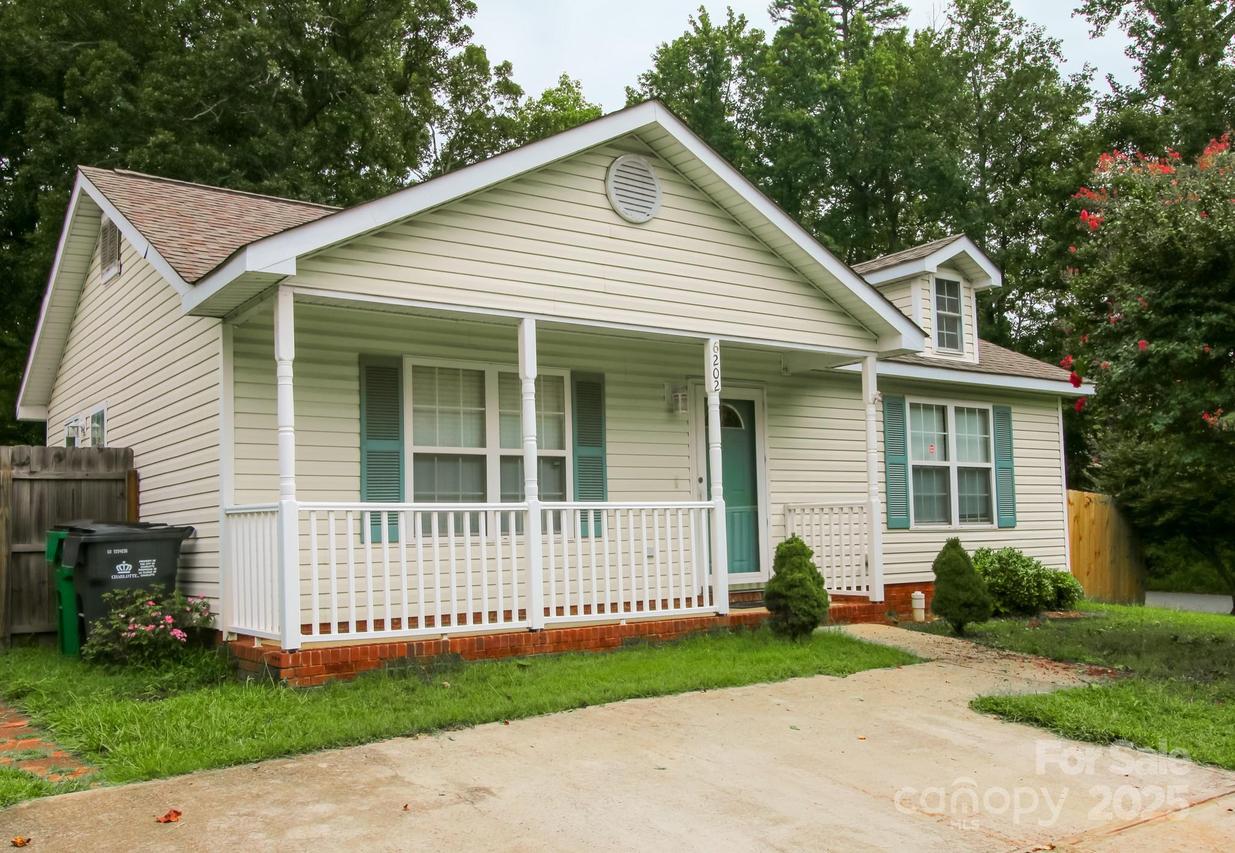 6202 Cottageville Ln., Charlotte, NC 28208