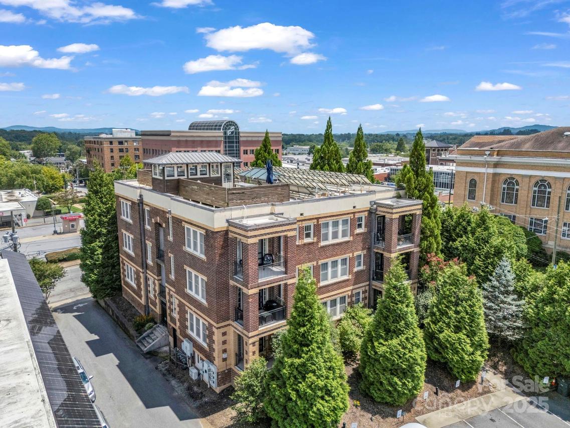 203 6th Ave. #1B, Hendersonville, NC 28739