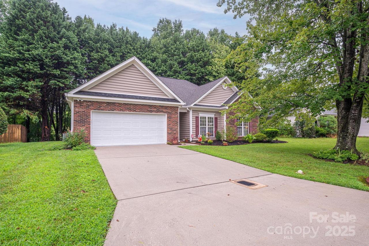 1638 Iverness Ct., Gastonia, NC 28056
