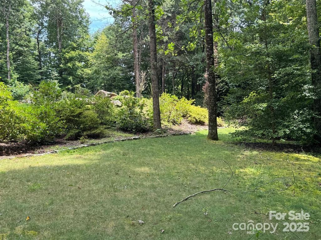 105 Maple Hill Dr., Flat Rock, NC 28731