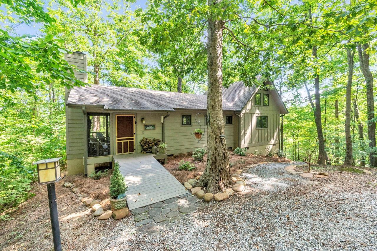 1220 Skyuka Mountain Rd., Columbus, NC 28722