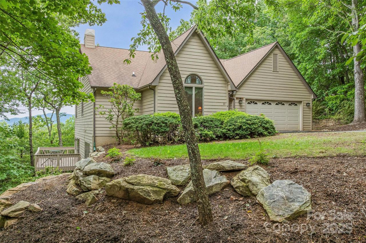 22 Timber Park Dr., Black Mountain, NC 28711