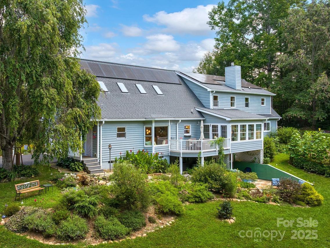 1700 New Stock Rd., Weaverville, NC 28787