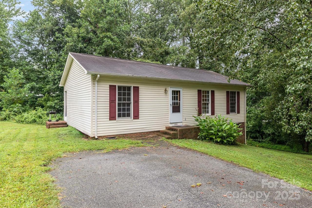 410 E Lee Ave., Bessemer City, NC 28016