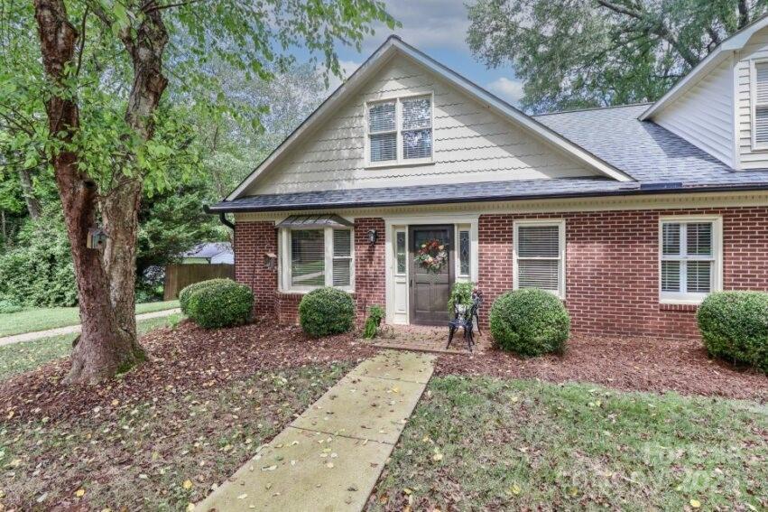 628 Stockton St., Statesville, NC 28677