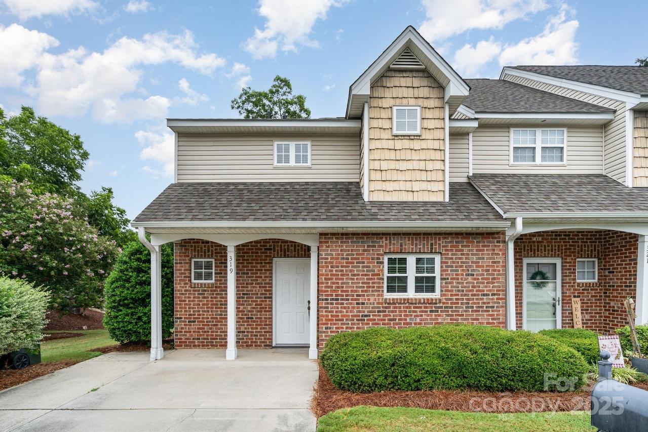 319 Valley Brook Ln., Concord, NC 28025