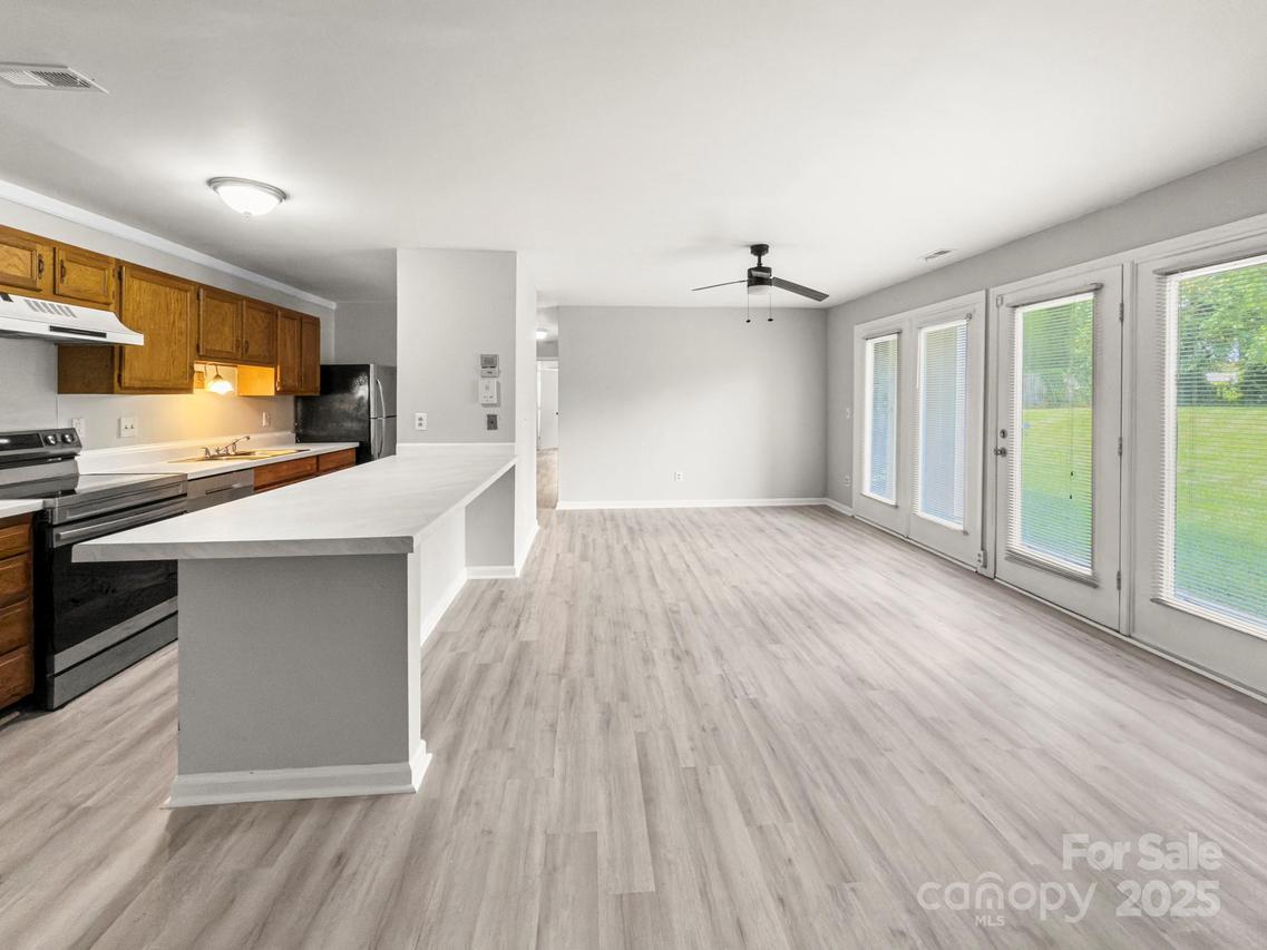 6131 Meadow Rose Ln., Charlotte, NC 28215