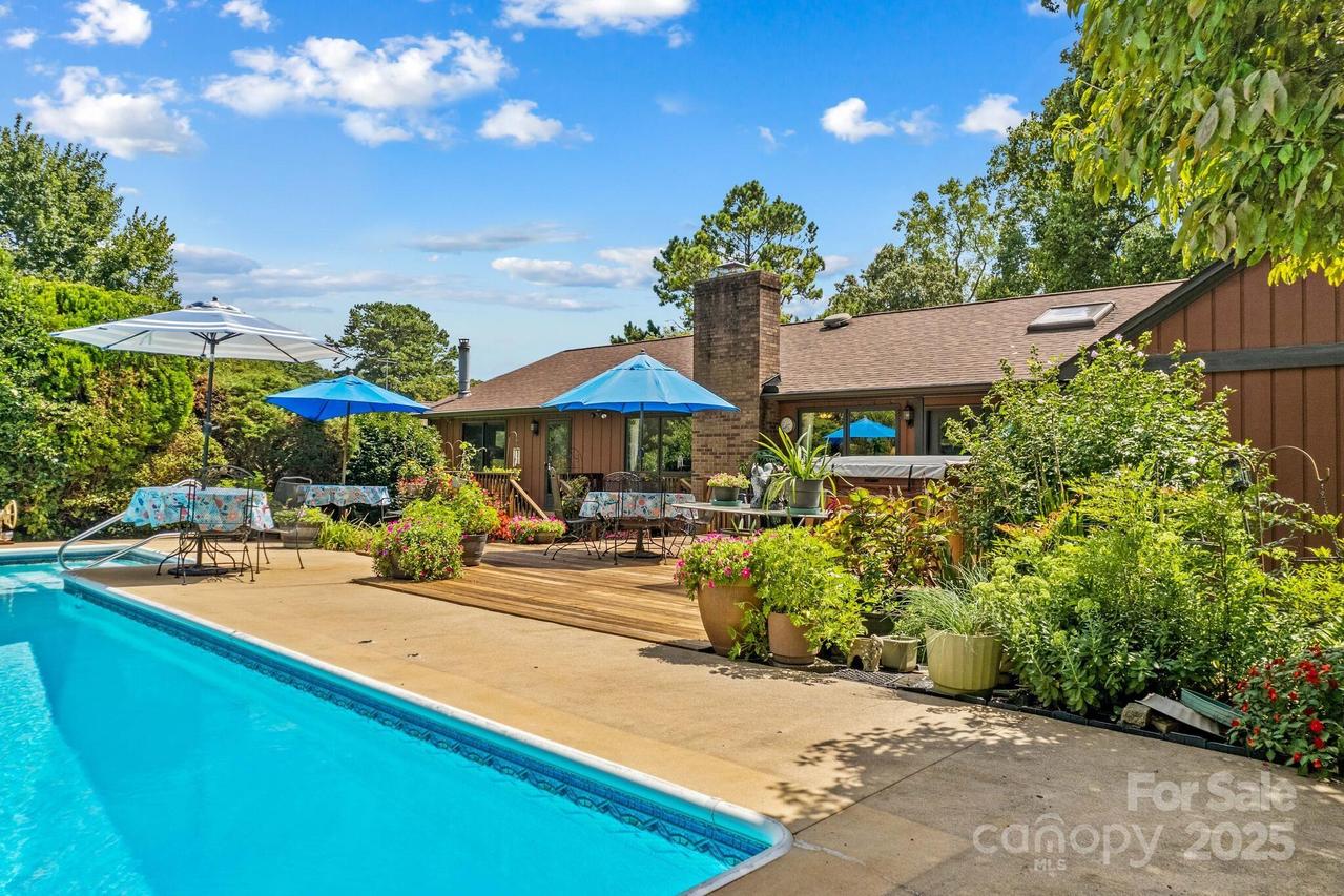 202 Cedarwood Dr., Salisbury, NC 28147