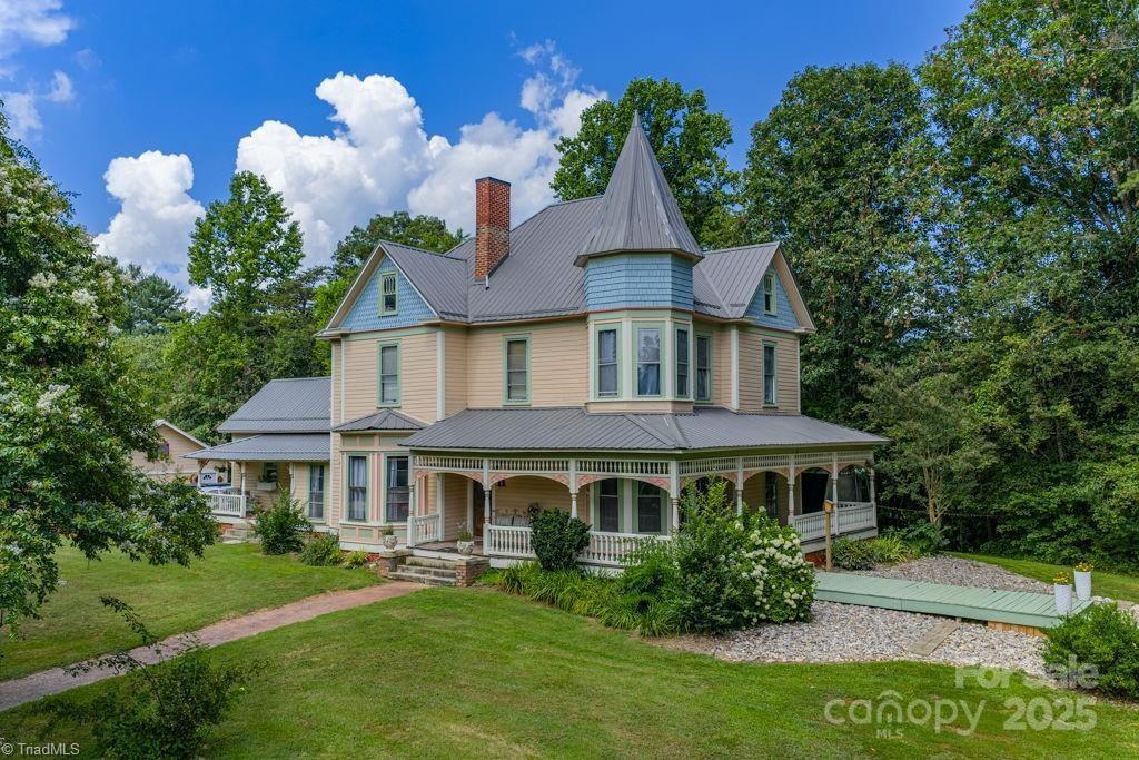 206 N Brook St., Wilkesboro, NC 28697