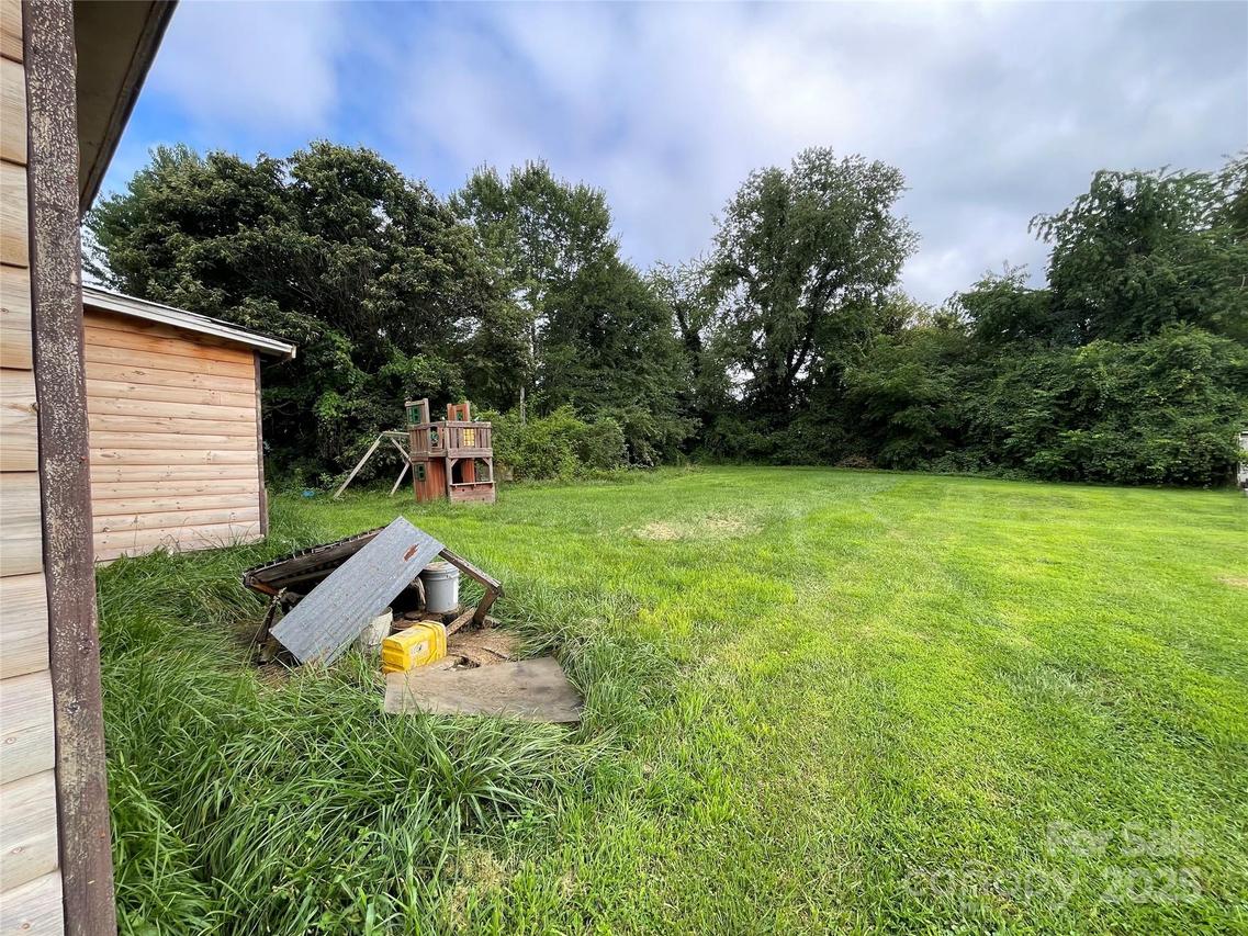 49 Robinson St., Waynesville, NC 28786