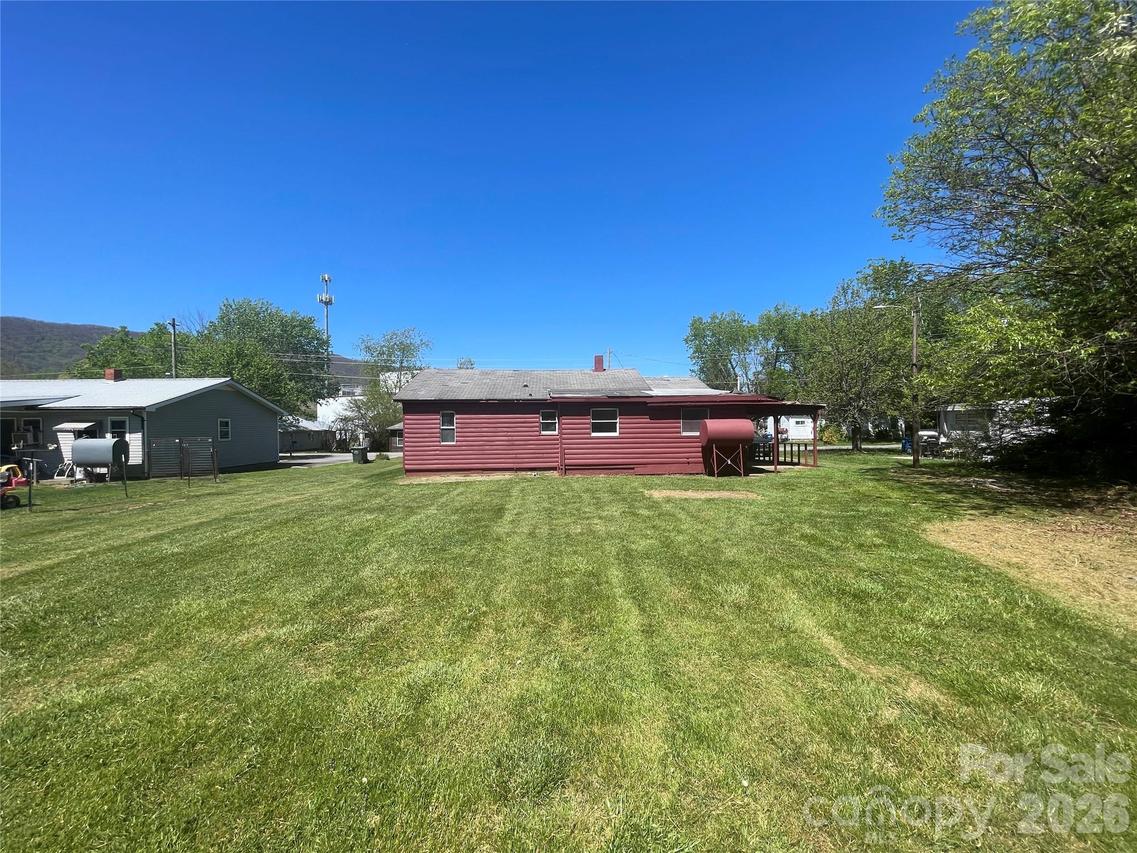 51 Robinson St., Waynesville, NC 28786